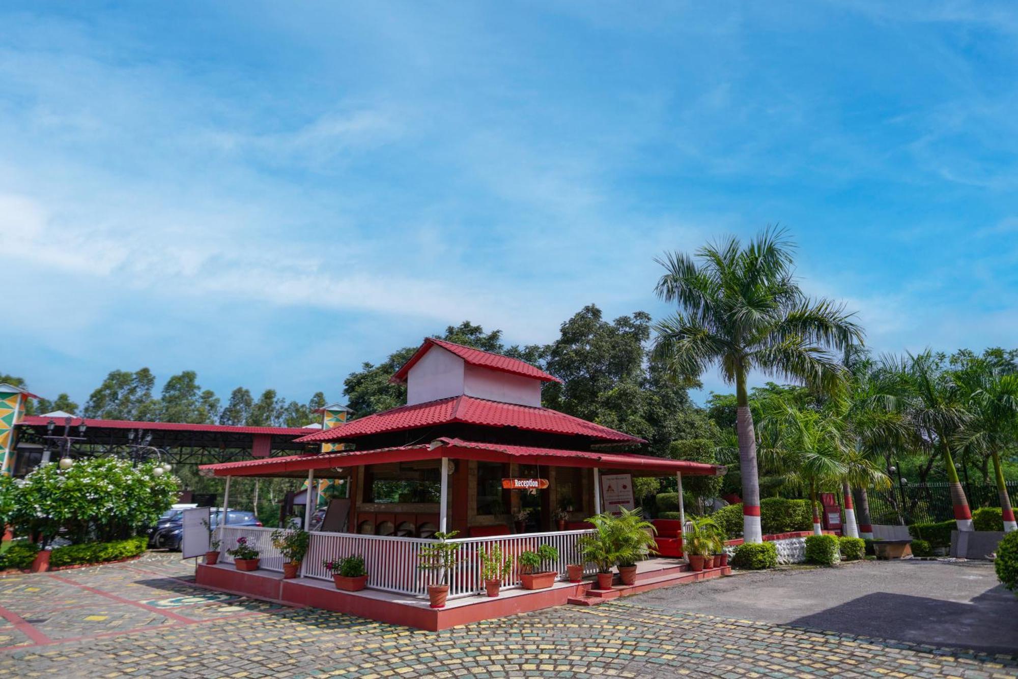 Hunky Dory Resort And Spa Dhar Khurd Exterior photo